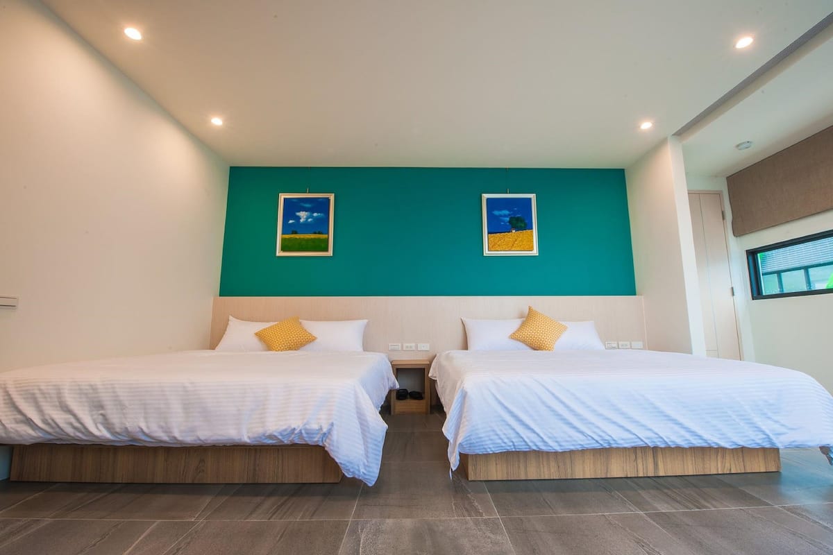 Comfort Quadruple Room, 2 Queen Beds, Non Smoking, Courtyard View | Desk, rollaway beds, free WiFi, bed sheets