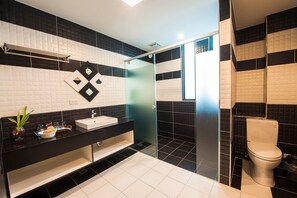 Classic Quadruple Room, 2 Queen Beds, Non Smoking | Bathroom | Shower, free toiletries, hair dryer, slippers - Xiang Xiang B&B (Magong)