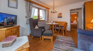 公寓, 露台 | 客廳 | 平面電視