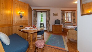 Apartment (Ground Floor) | Living area - Haus St. Korbinian (Mittenwald)