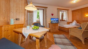 Apartment | Living area - Haus St. Korbinian (Mittenwald)