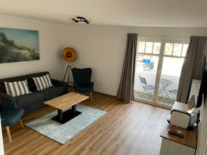 Deluxe Apartment | Minibar, soundproofing, free WiFi, bed sheets - Hotel meerblau (Sellin)