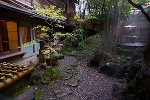 Garden - Motoyu Kansuiro (Hakone)
