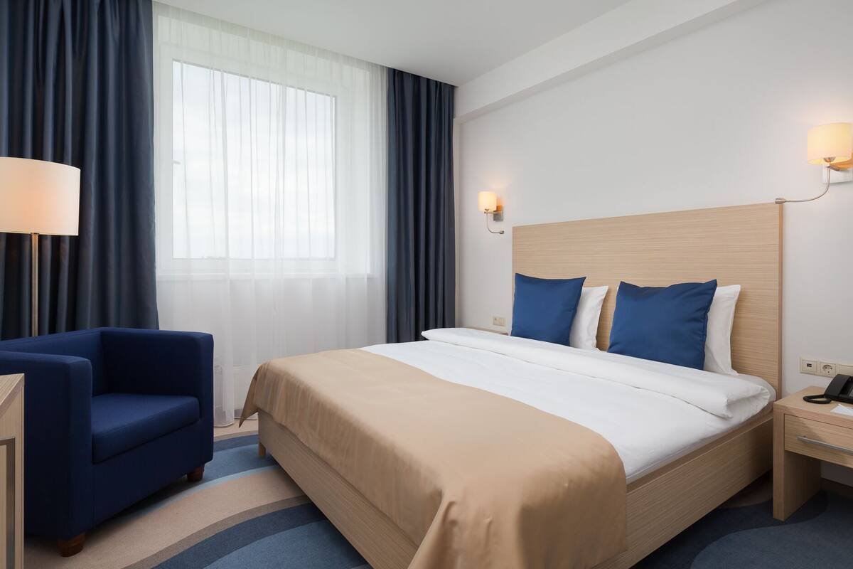 Standaard tweepersoonskamer (SKY Building) | Hypoallergeen beddengoed, een minibar, een kluis op de kamer