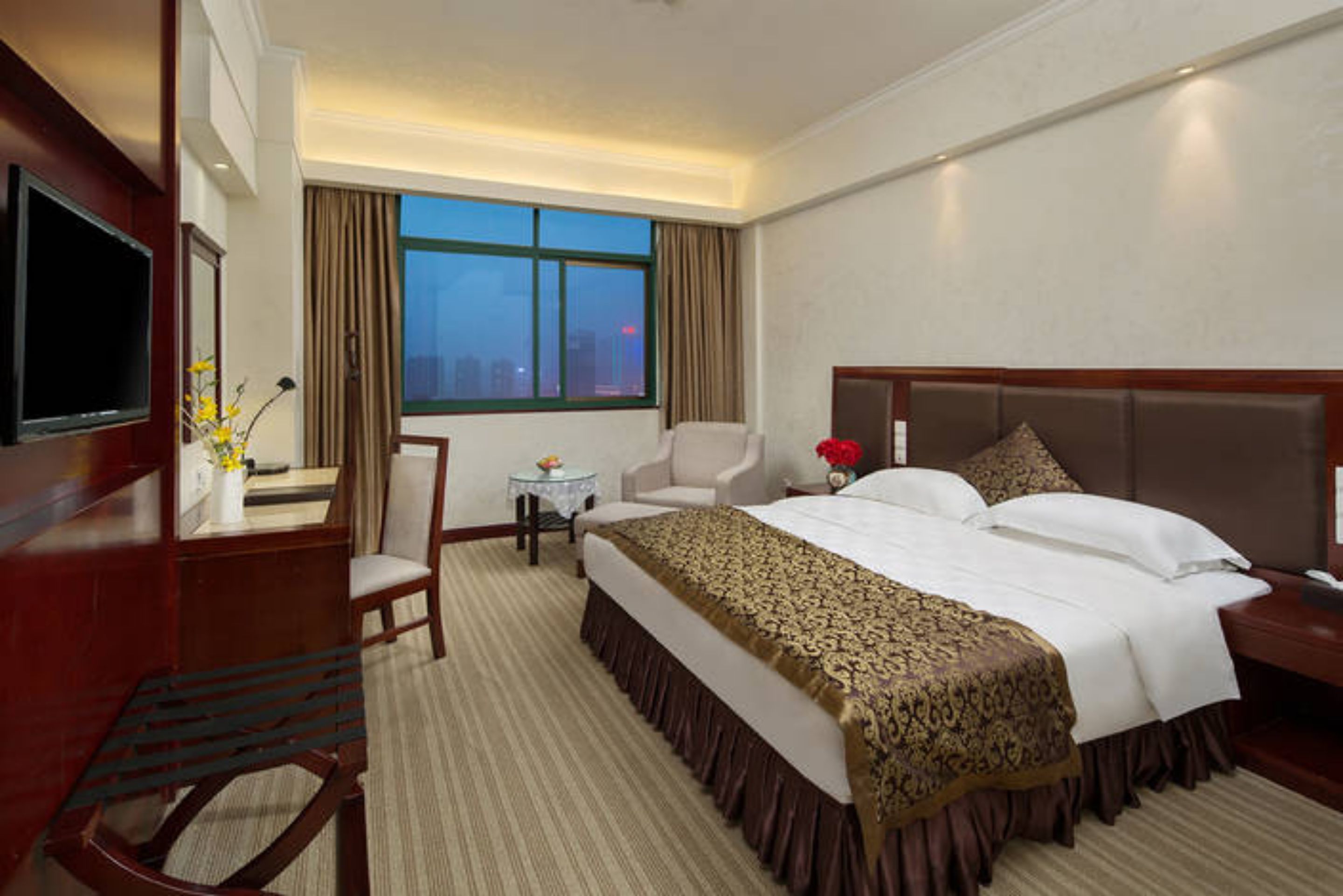 Minibar, desk, laptop workspace, blackout curtains