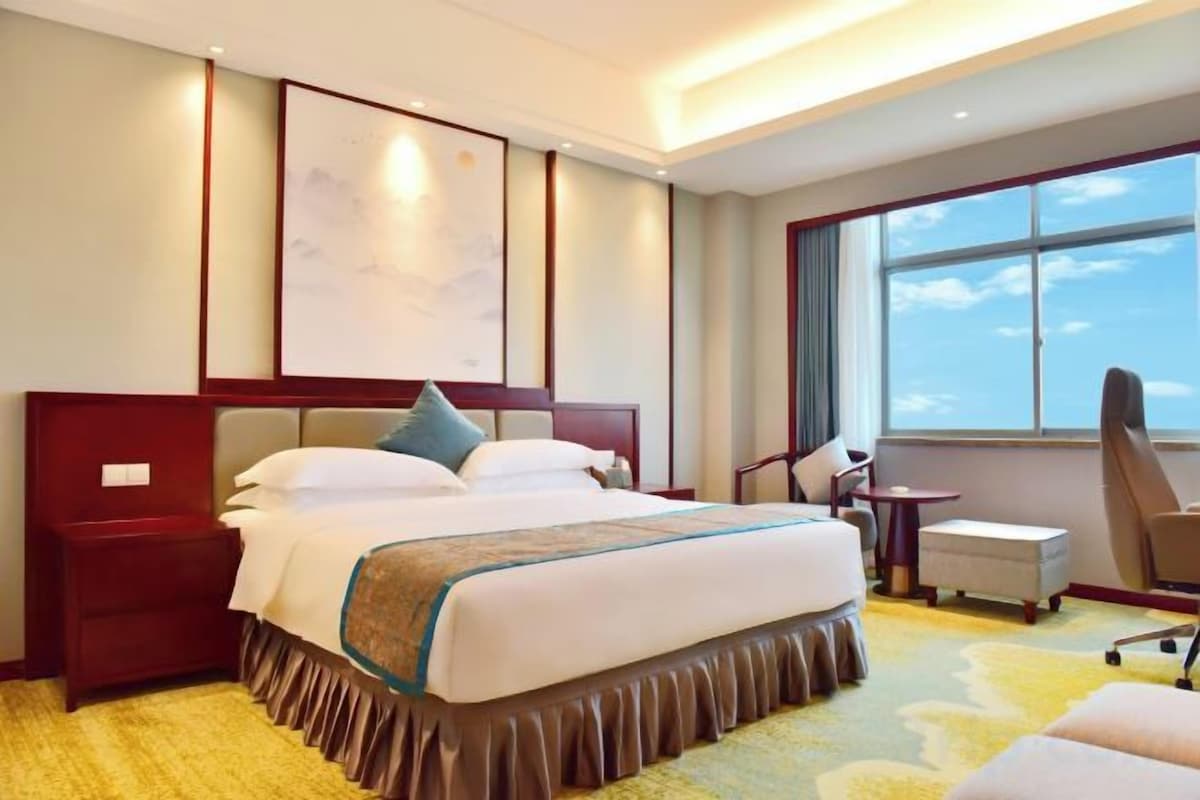 Deluxe Family Suite (Exclusive Bathtub)