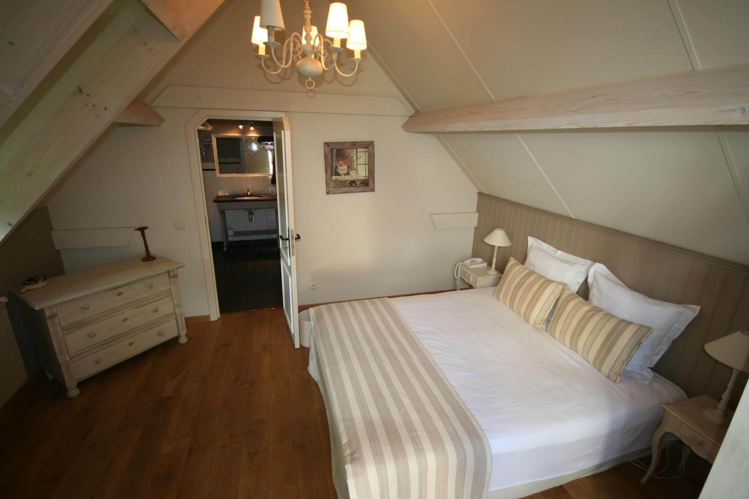 Soundproofing, iron/ironing board, free WiFi, bed sheets