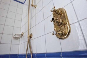 双人房 | 浴室 | 免费洗浴用品、吹风机