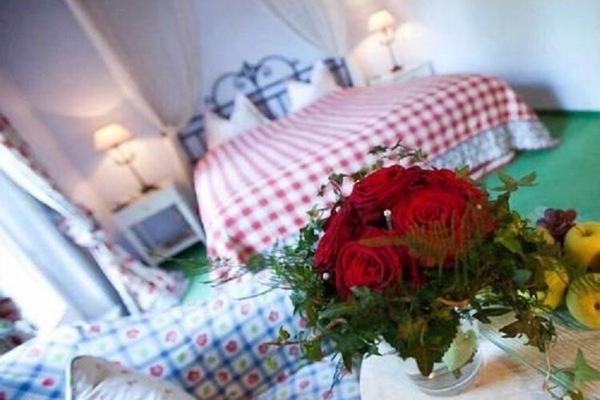 Double Room | Desk, free cribs/infant beds, rollaway beds