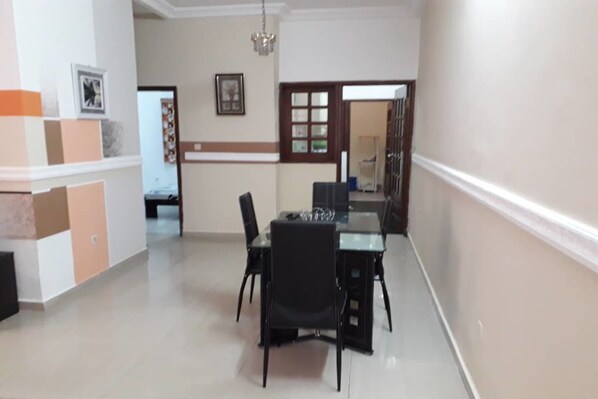 Superior Apartment, 1 Bedroom, Non Smoking | Living room | 32-inch flat-screen TV with satellite channels, TV - Peniel Residence (Abidjan)