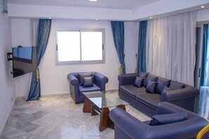 City Villa, 4 Bedrooms, Non Smoking | Living area
