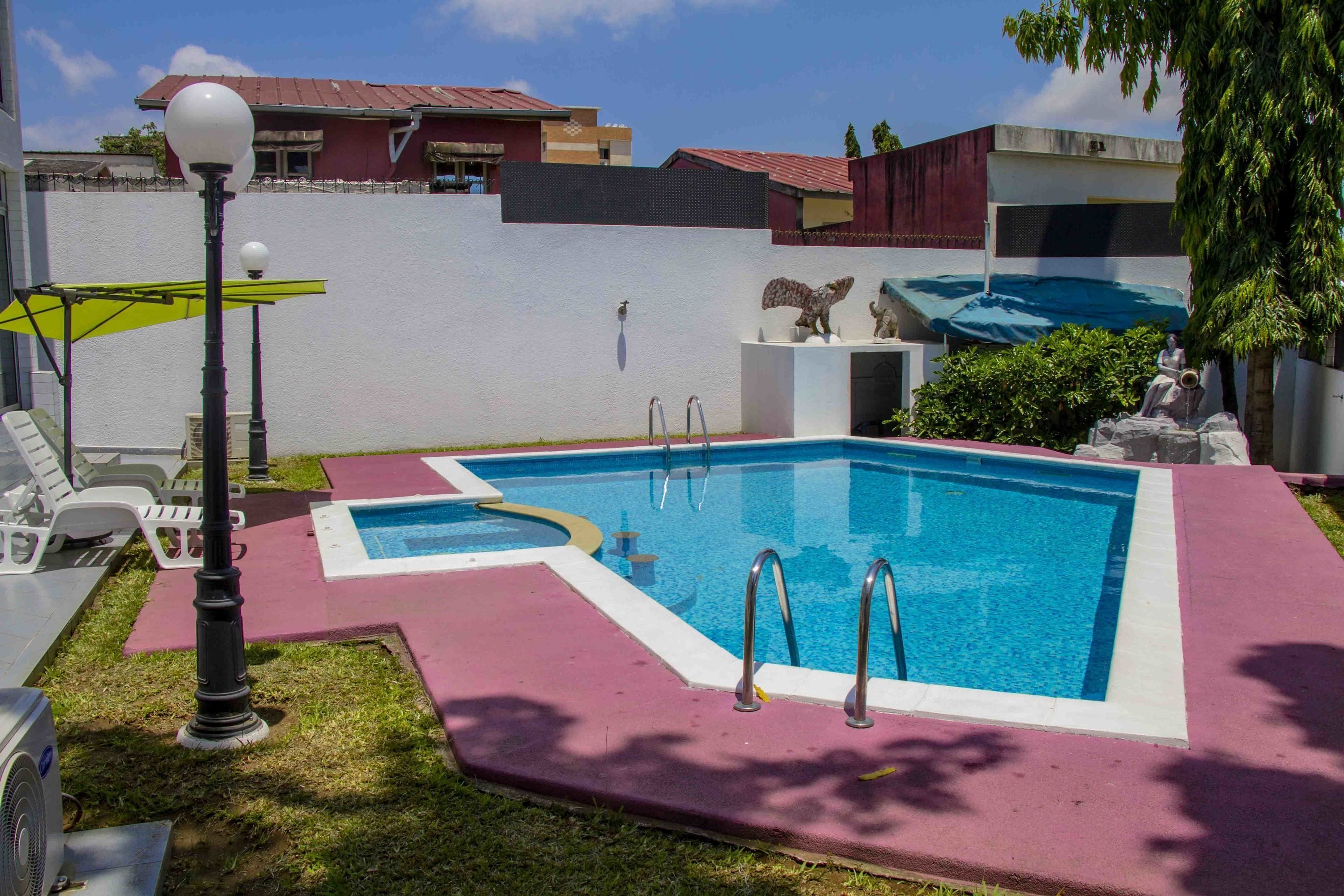 Piscina a l'aire lliure 