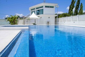 Outdoor pool - Residence White River 2 (Abidjan)
