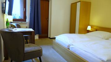 Desk, free WiFi, bed sheets