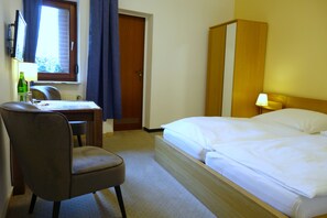 Dobbeltrom | Skrivebord, wi-fi (inkludert) og sengetøy