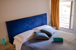 Memory-foam beds, in-room safe, blackout curtains, soundproofing - Romeo Giulietta Rooms Apartments Turkish Bath (Verona)