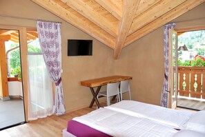 Premium bedding, down duvets, desk, blackout curtains - B&B Fattoria Dalla Patty (Ledro)