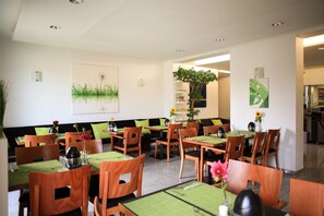 Daily buffet breakfast (EUR 9.00 per person)