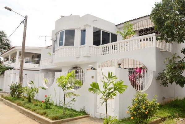 숙박 시설 정면