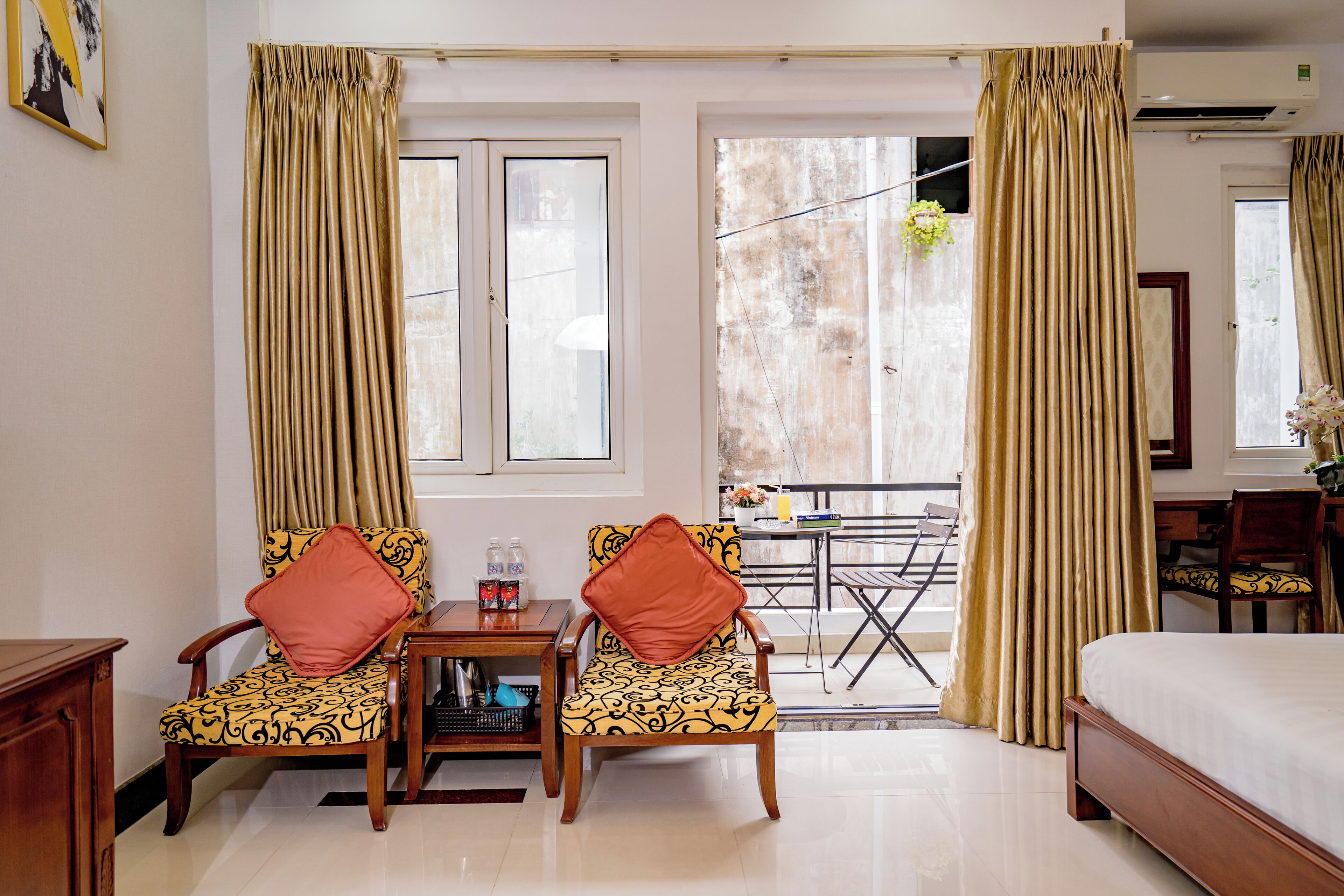 vip room | terrace/patio