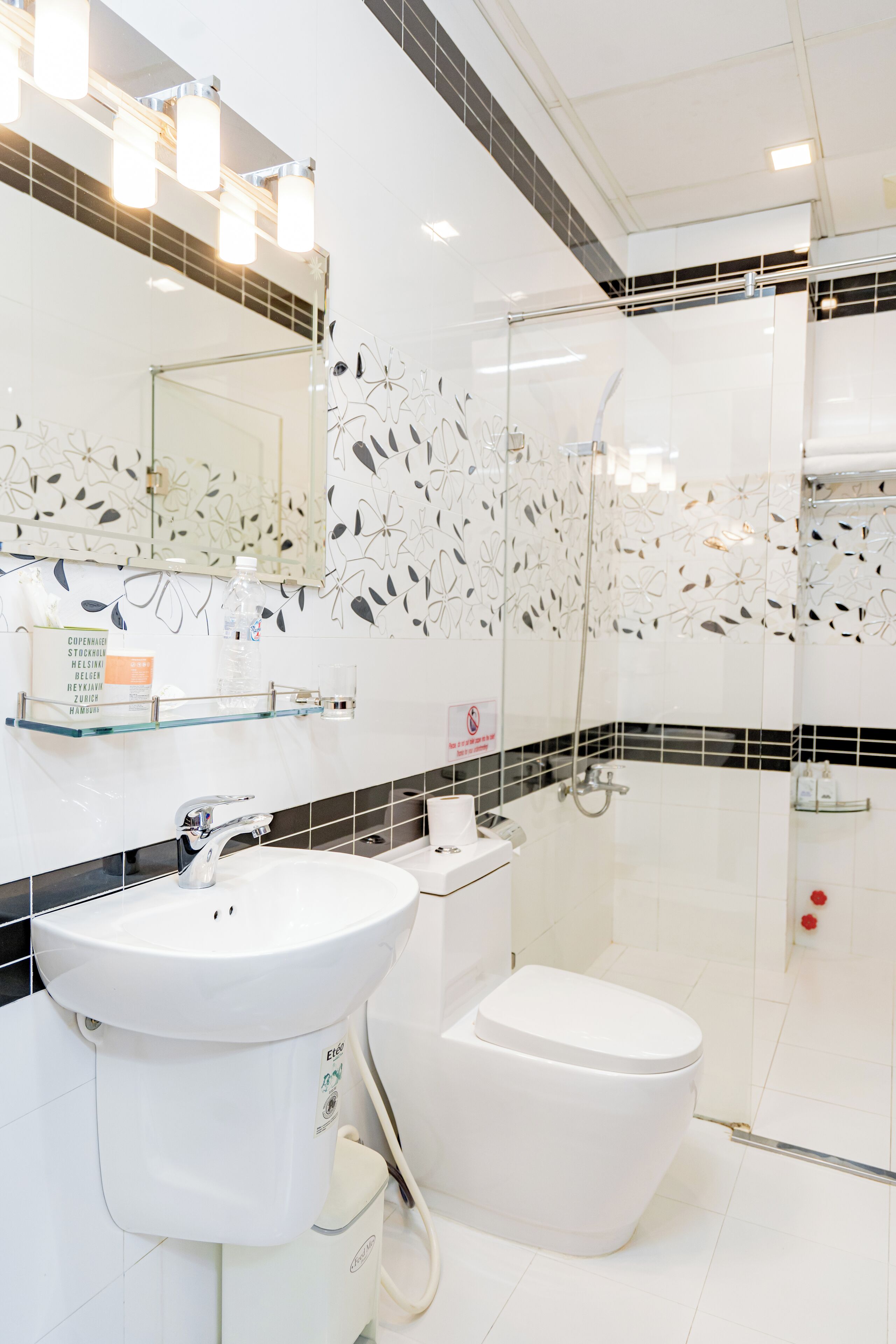 shower, free toiletries, hair dryer, slippers