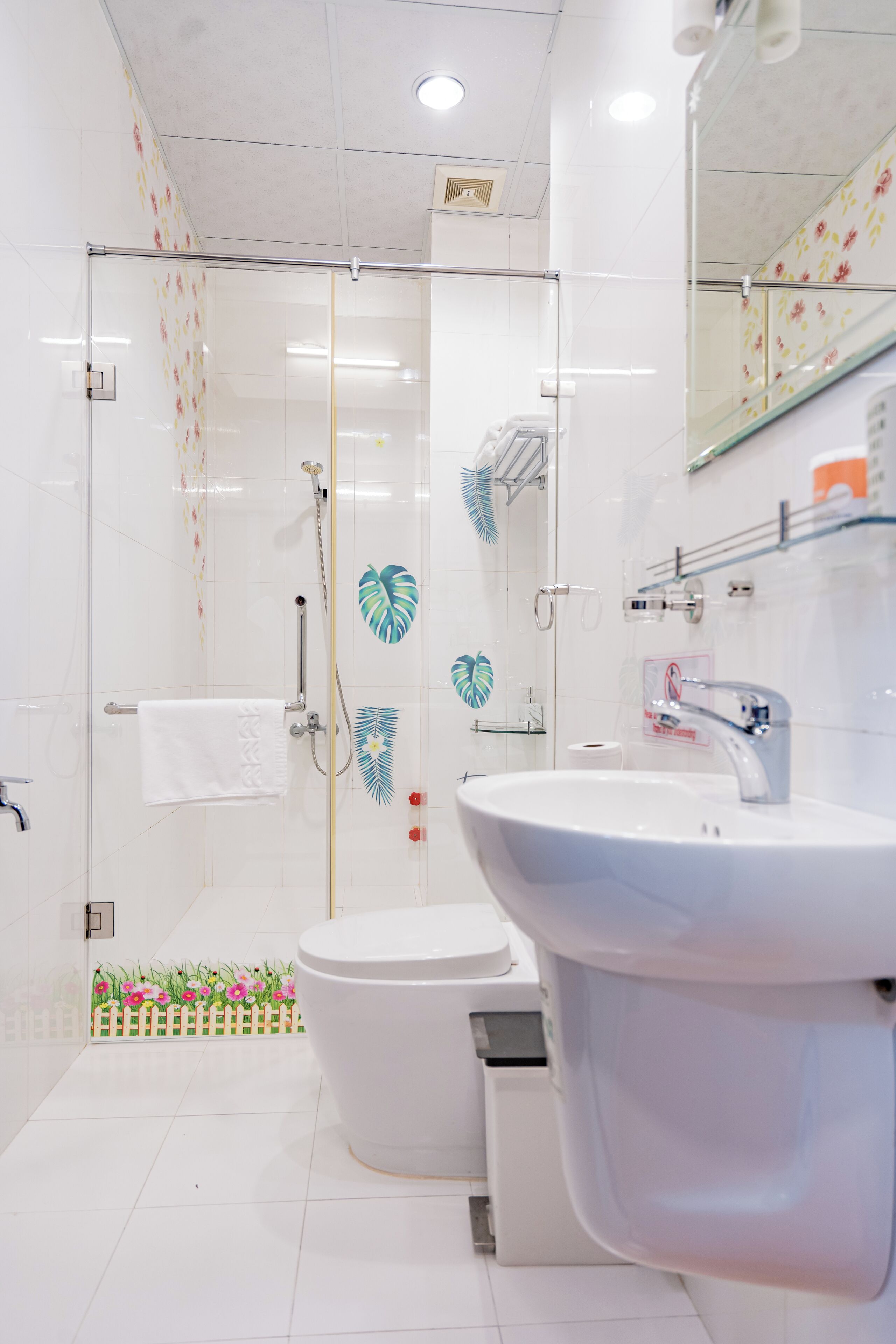 vip room | bathroom | shower, free toiletries, hair dryer, slippers