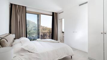 Villa, Multiple Bedrooms | 7 bedrooms, in-room safe, individually decorated, individually furnished