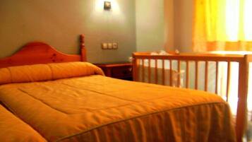 أسرّة أطفال/رضّع (مجانًا) وأسرّة قابلة للطي وواي فاي مجانًا