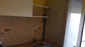 Shared fridge, stovetop, cookware/dishes/utensils - Le terrazze di Alberto (Rome)