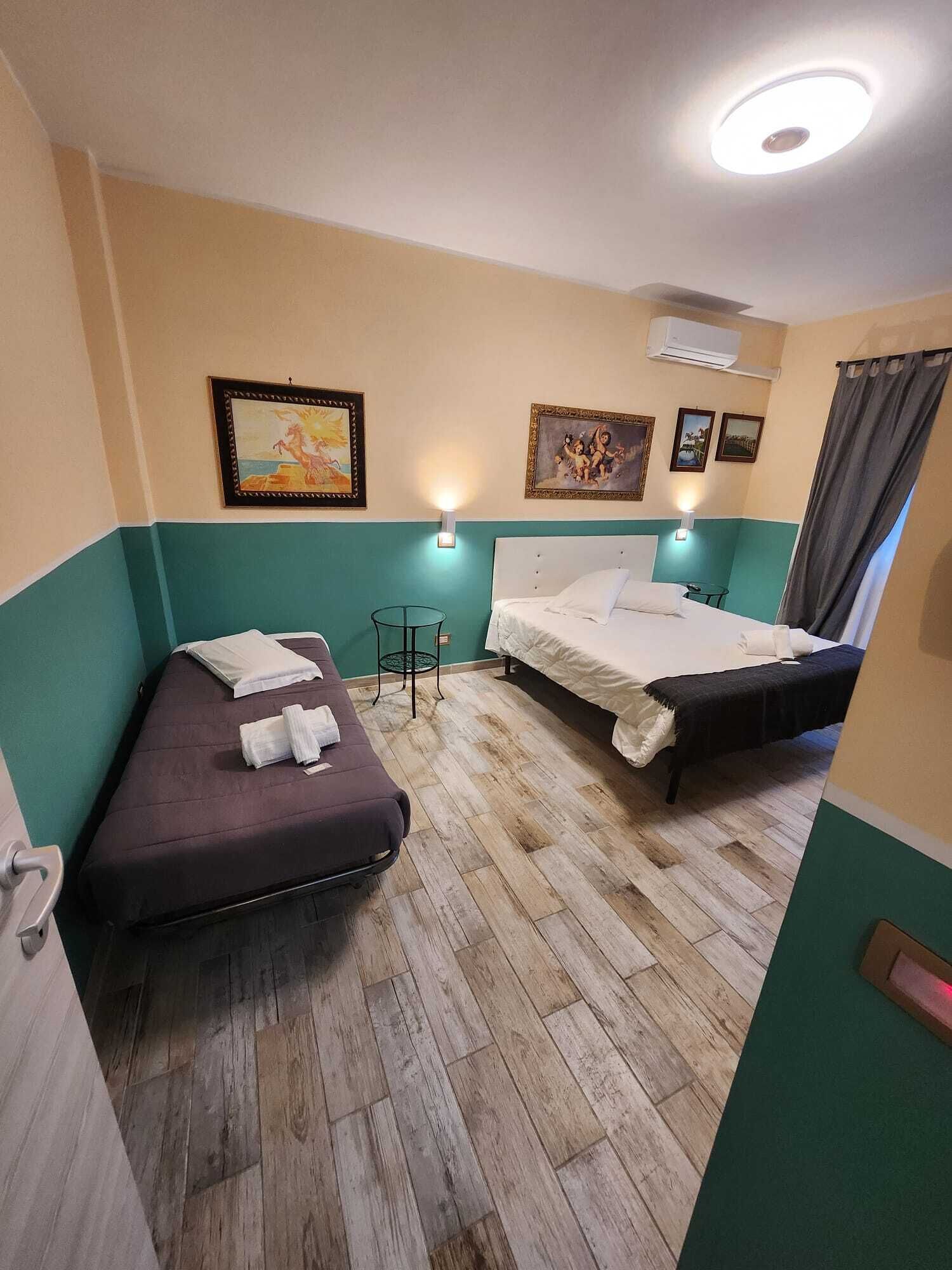 Nisia | In-room safe, desk, soundproofing, free WiFi