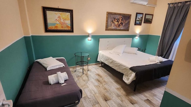 Nisia | In-room safe, desk, soundproofing, WiFi (free) - Le terrazze di Alberto (Rome)