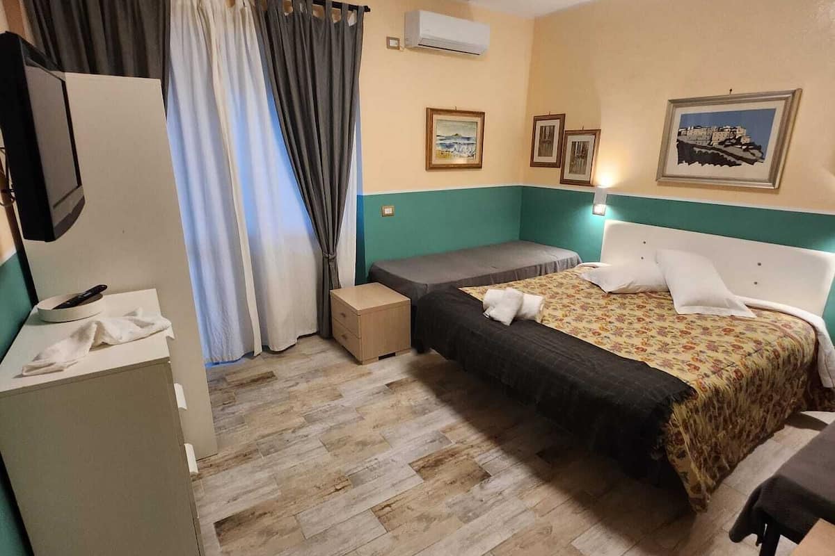 Tiziano | In-room safe, desk, soundproofing, WiFi (free)