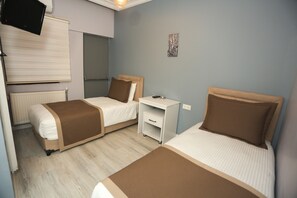 Standard Twin Room, Shared Bathroom