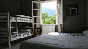 Quadruple Room | Iron/ironing board (on request), WiFi (free) - Le Refuge Orezza (Piedicroce)