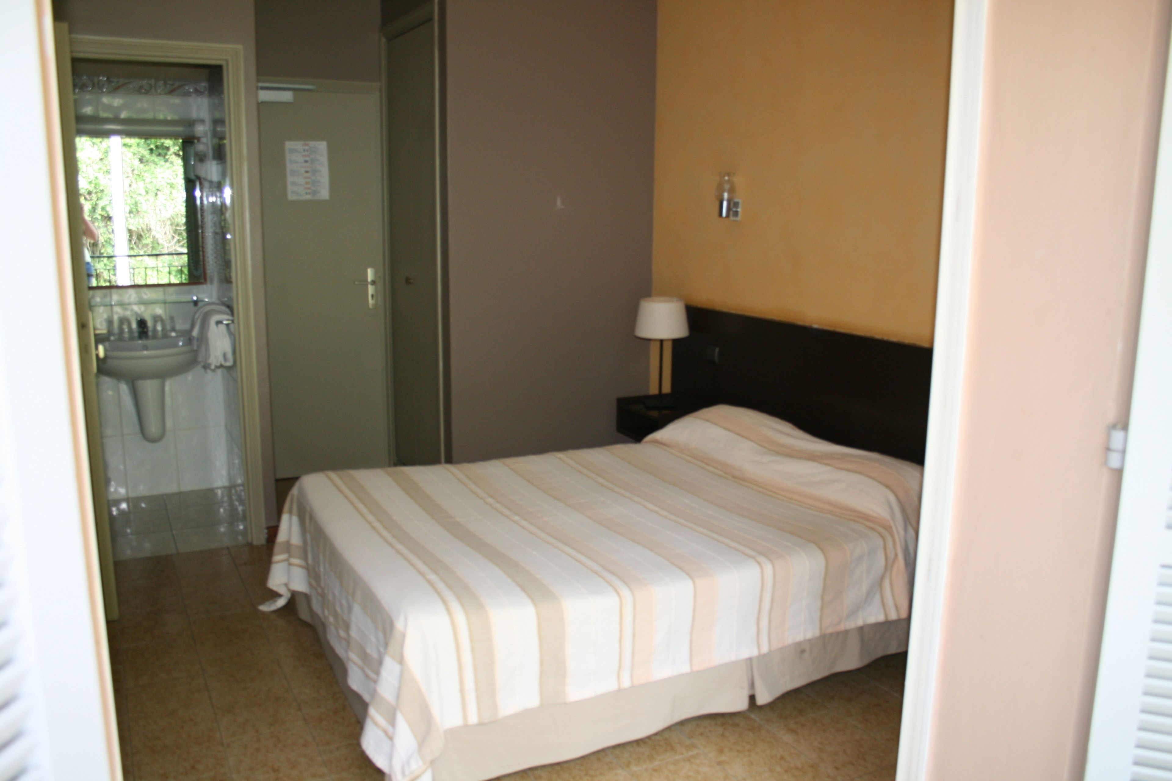 double room, 1 double bed, non smoking, valley view | iron/ironing board, free wifi