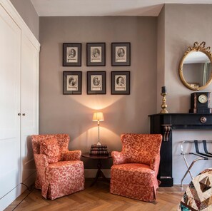 Flat-screen TV - De Schiedamse Suite (Schiedam)