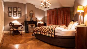 2 bedrooms, premium bedding, minibar, individually decorated