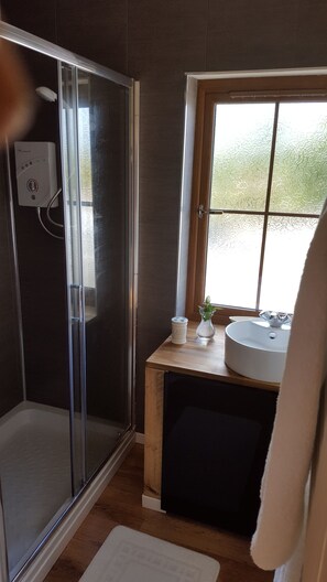 Apartment, 1 Bedroom, Non Smoking | Bathroom
