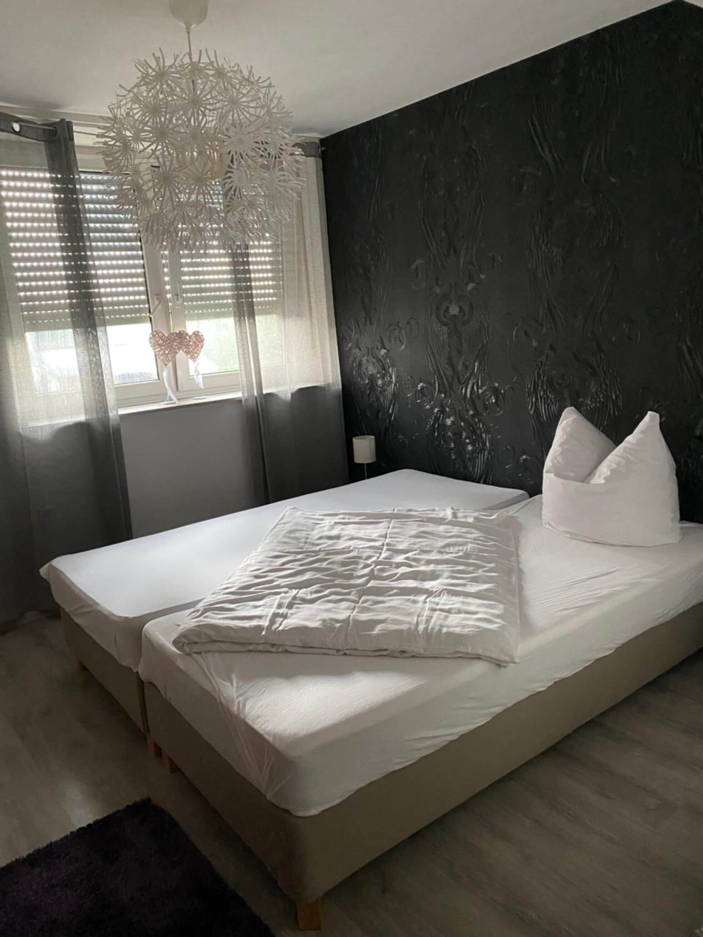 Apartment | Minibar, desk, free WiFi, bed sheets