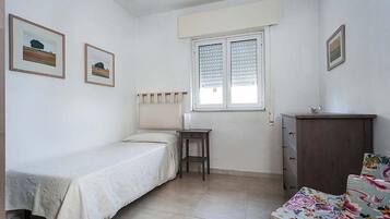 3 bedrooms, individually decorated, individually furnished, free WiFi