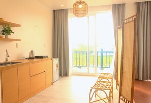 Kühlschrank, Mikrowelle, Wasserkocher