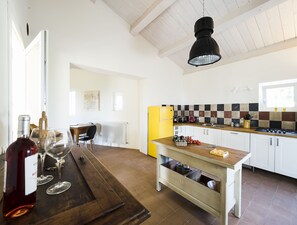 Villa, 3 Bedrooms | Private kitchen | Full-sized fridge, oven, stovetop, dishwasher - CuoreVerde (Scicli)