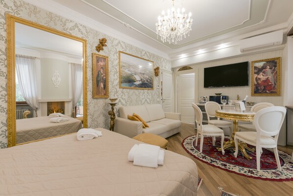 Luxury Quadruple Room, Non Smoking, Private Bathroom (Carmen) | 4 bedrooms, Egyptian cotton sheets, premium bedding, down duvets