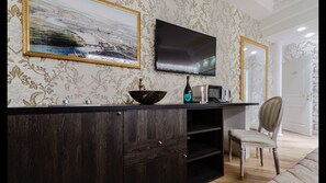 Luxury Triple Room, Non Smoking, Private Bathroom (Aida) | 4 bedrooms, Egyptian cotton sheets, premium bedding, down duvets