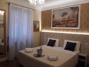 Luxury Double Room, Non Smoking, Private Bathroom | Interior detail - Relais I Giardini dell'Arena (Verona)
