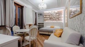 Luxury Quadruple Room, Non Smoking, Private Bathroom (Carmen) | 4 bedrooms, Egyptian cotton sheets, premium bedding, down comforters - Relais I Giardini dell'Arena (Verona)