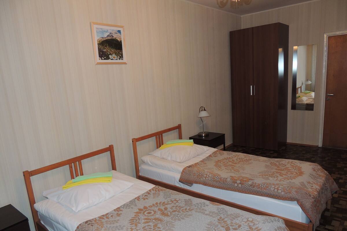 Iron/ironing board, free WiFi, bed sheets