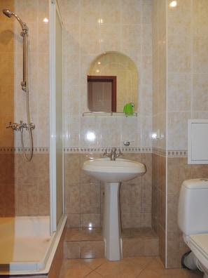 슈피리어 아파트, 침실 1개 | 욕실 | 전신 욕조, 무료 세면용품, 타월