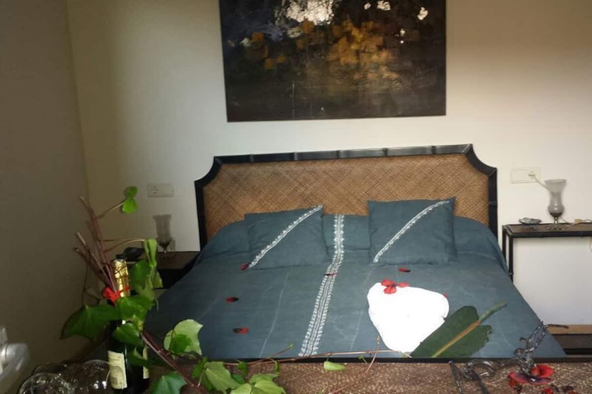 Double or Twin Room | Cribs/infant beds, rollaway beds, bed sheets