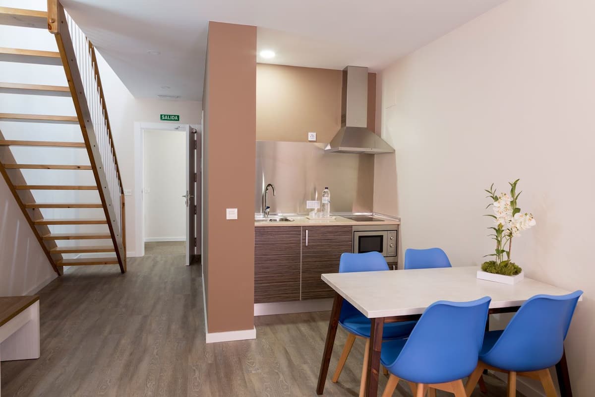 Duplex (2) | Eget kök | Vattenkokare och grytor/köksredskap